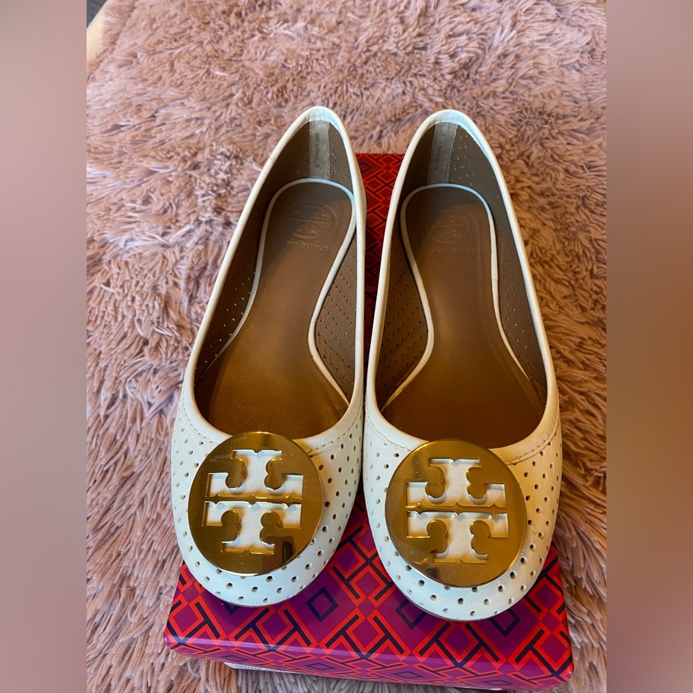 Tory Burch Reva Flat in Ivory and Gold